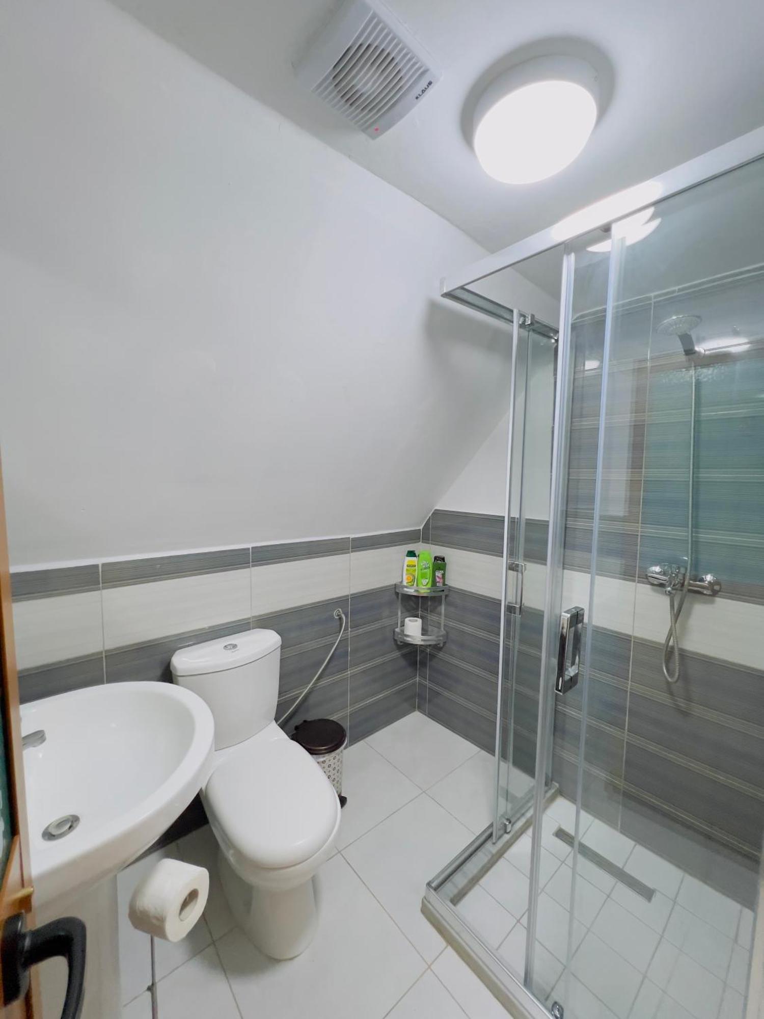 Guest House Gjelaj Тет Екстериор снимка